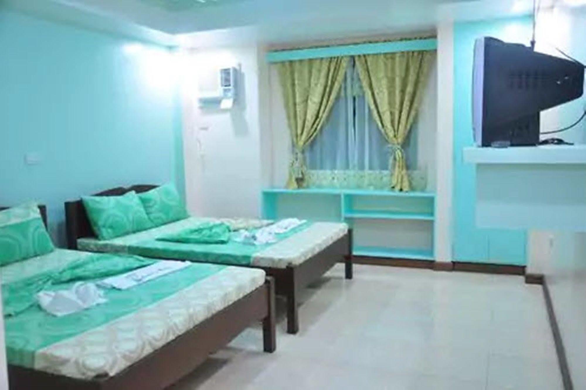 Apartelle De Francesca Puerto Galera Exterior photo