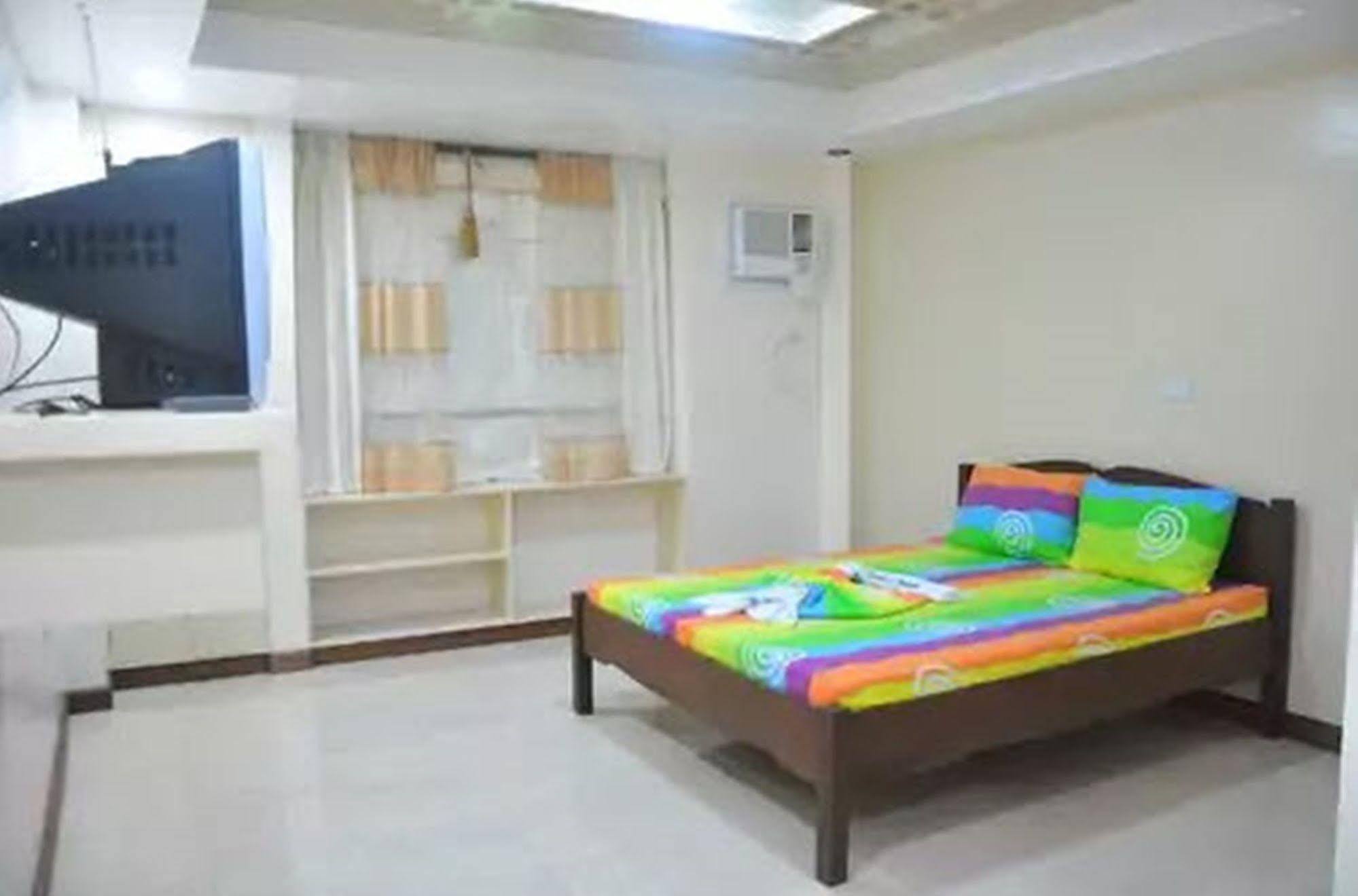 Apartelle De Francesca Puerto Galera Exterior photo