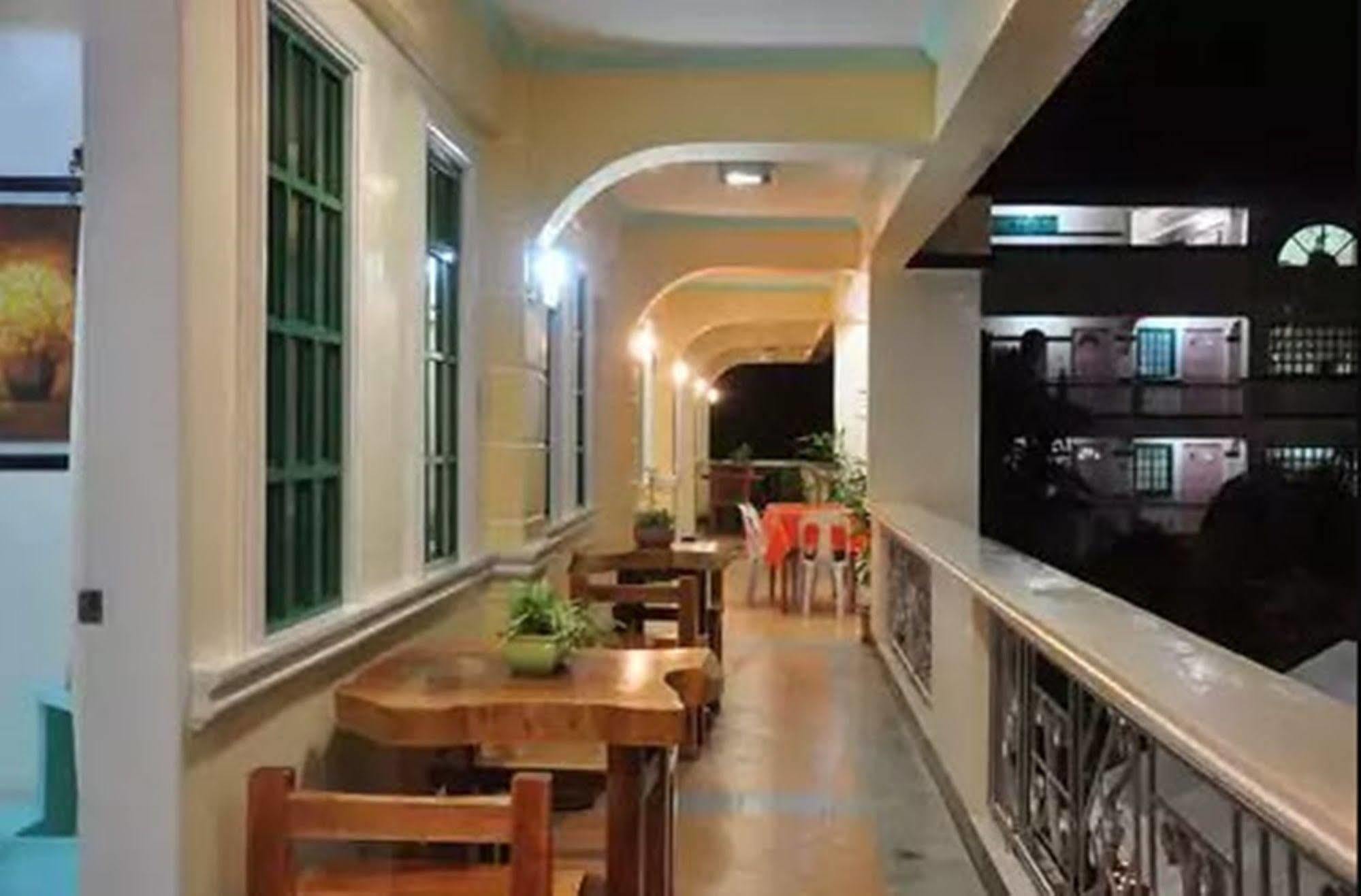 Apartelle De Francesca Puerto Galera Exterior photo